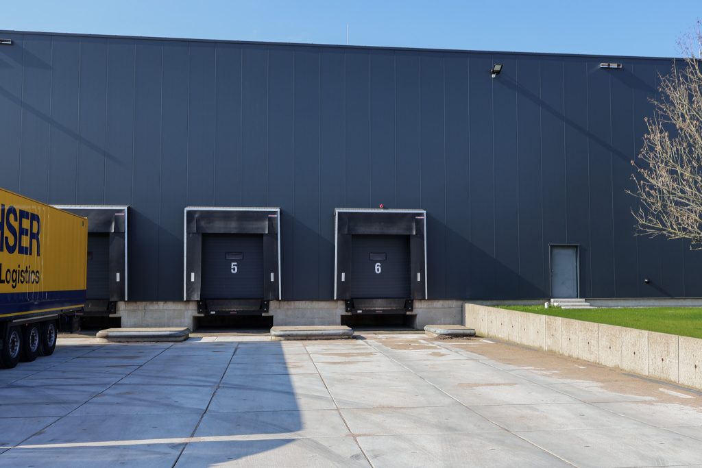 Facade renovation in Rotterdam (side)