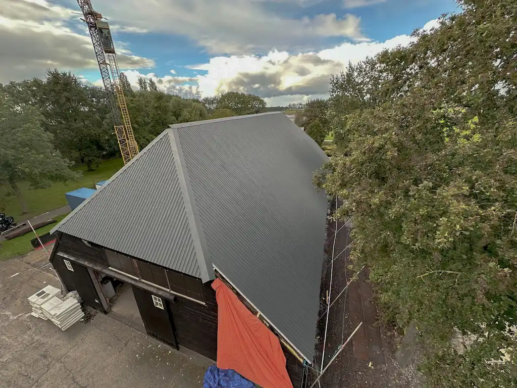 Roof renovation in Dinteloord